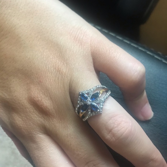 NEW IN Blue Cross Two Tone Ring - Picture 4 of 4